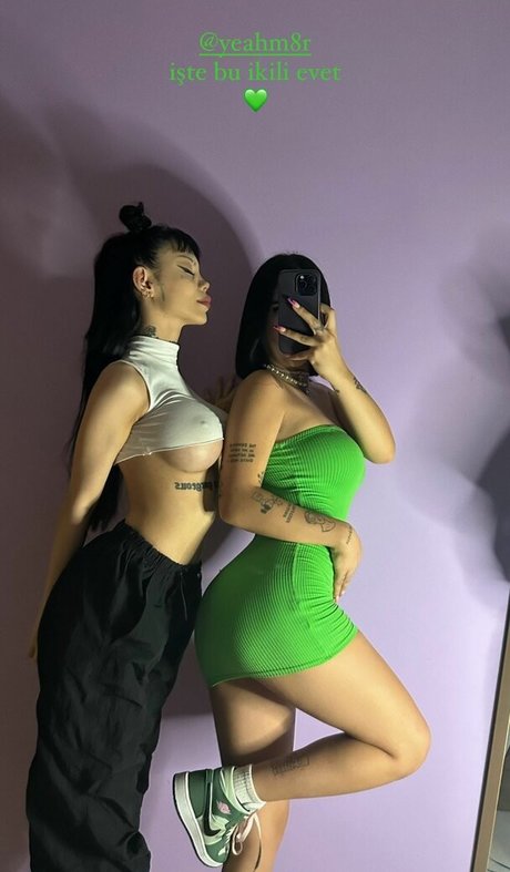 yeahmur OnlyFans Lesbisch