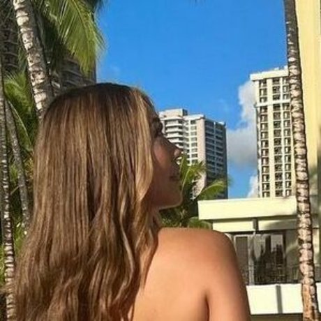 chlomaegan NurlyFans-Brüste