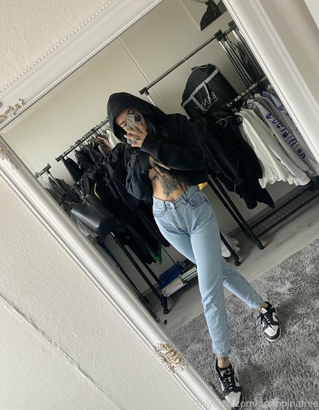 asianiina Oben ohne OnlyFans