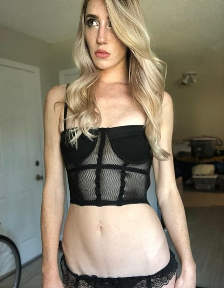 Skyler Grey OnlyFans Striptease