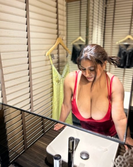 Charu S OnlyFans Model Fotos