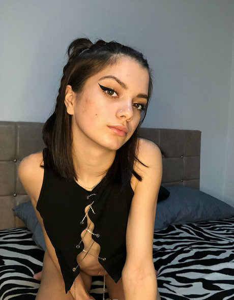 evelinrosee OnlyFans Leaked