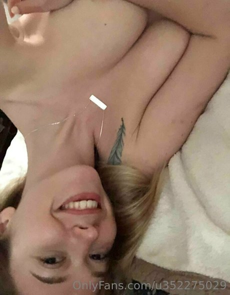 emilly xo OnlyFans Sextape