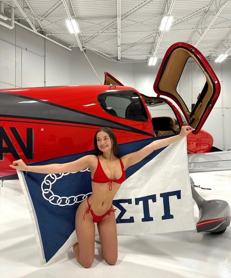 Elyssa Williams Sexy OnlyFans