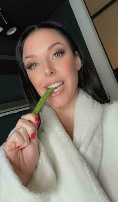 angelawhite Geleakte OnlyFans-Inhalte