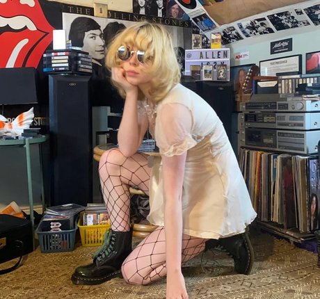 Issy Allen OnlyFans Pornografie