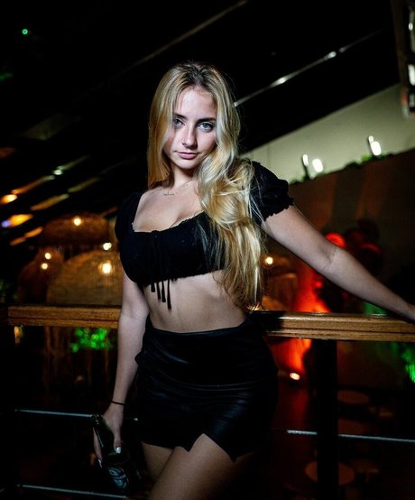 Julie Remoissenet OnlyFans kostenlos