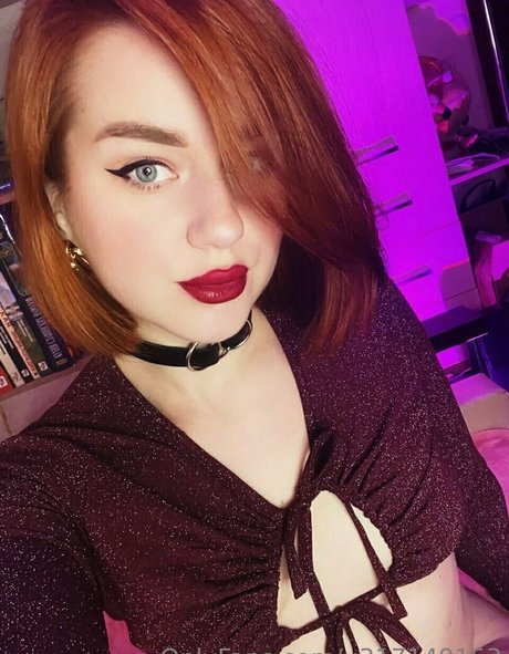 sarah holland OnlyFans Leak