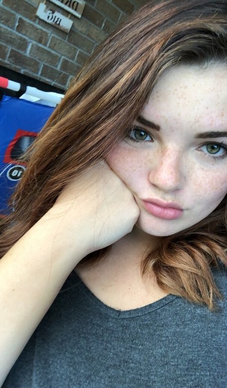 Alondra Larson Nackt Leaks OnlyFans