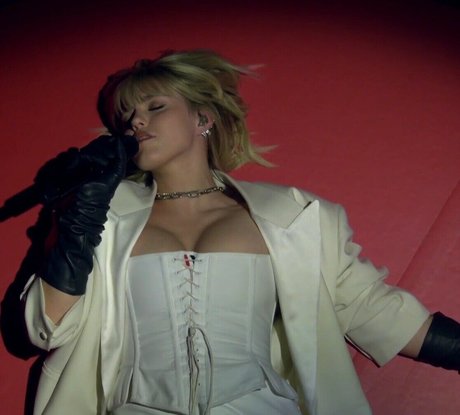 Renee Rapp OnlyFans Strip