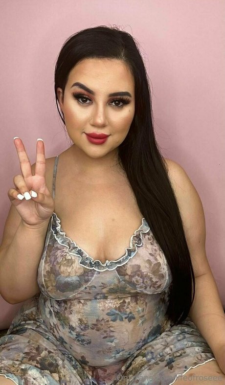 lifeofroseee OnlyFans-Leaks