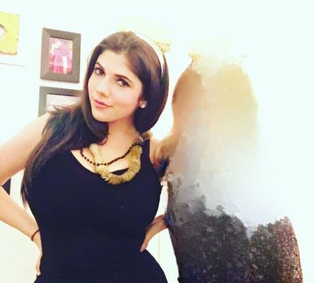 Emily Helen Barry NurlyFans-Brüste