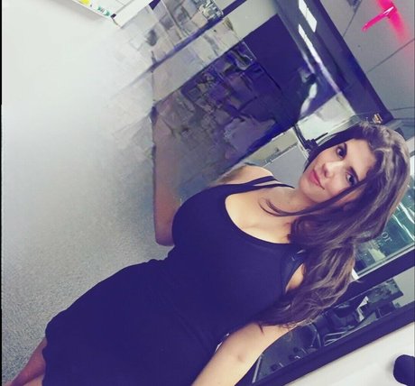 Emily Helen Barry OnlyFans Sextape