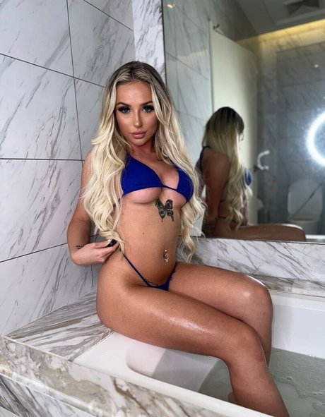 sophielouise1x OnlyFans-Leaks