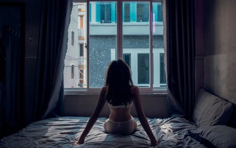 Mercury Nguyen OnlyFans Lesbisch