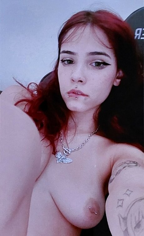 lilithpriest Brüste OnlyFans