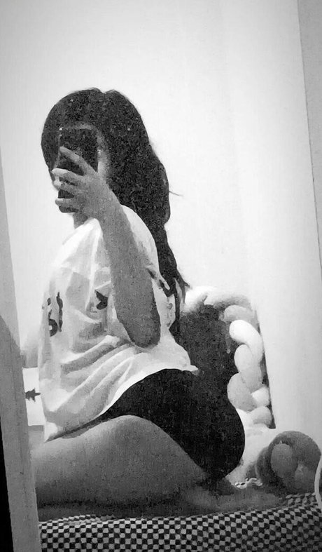 Nulukrotch OnlyFans-Fotos