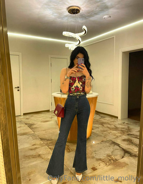 little mollyy Leaked OnlyFans Content