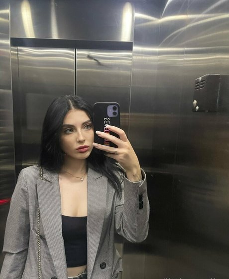 little mollyy OnlyFans Gratis Porn