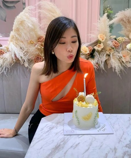 Emi Wong OnlyFans Leaj