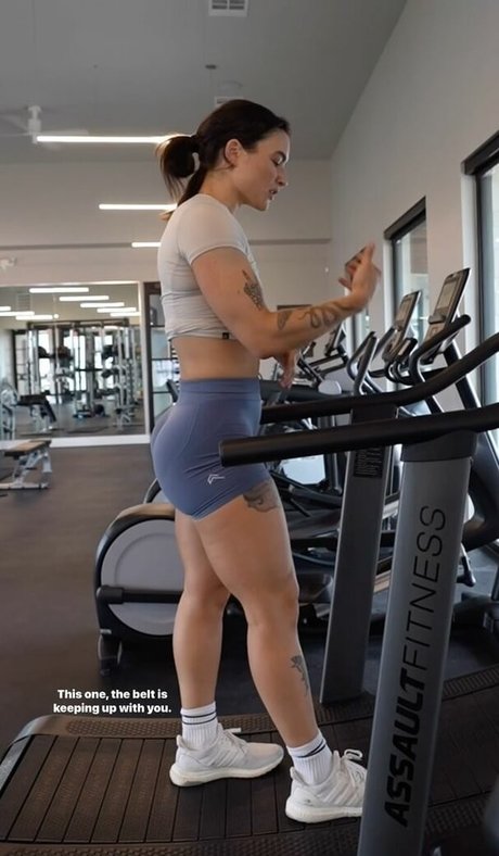 Kelly Matthews Nacktbilder von OnlyFans geleakt