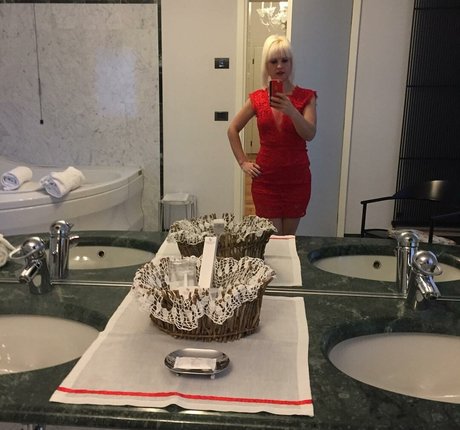 Anya87 OnlyFans Inhalte