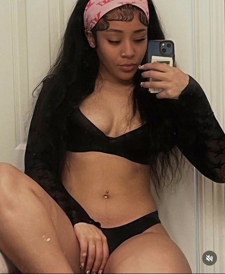 Isis Dior Leaks von OnlyFans