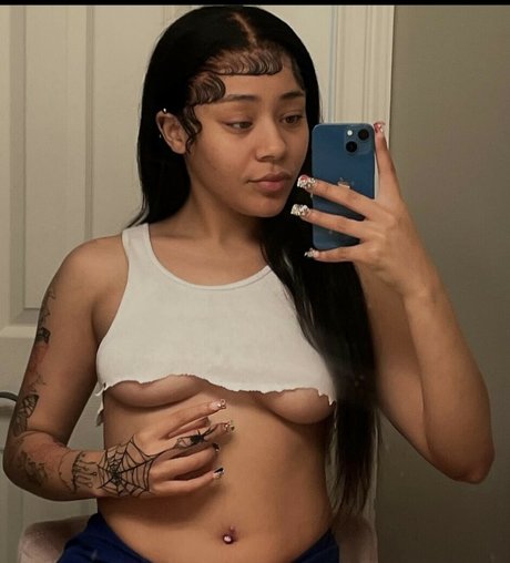 Isis Dior OnlyFans Nacktbilder