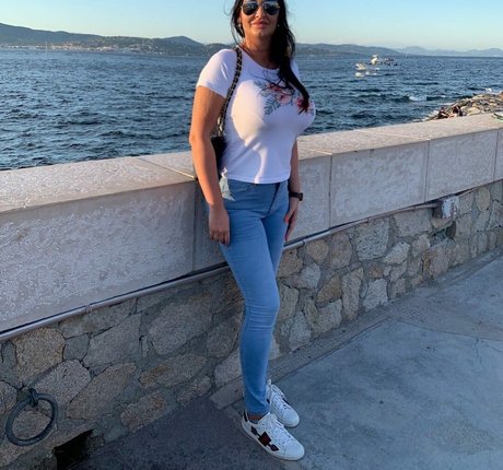 elisabetta mediterraneagirl Brüste OnlyFans