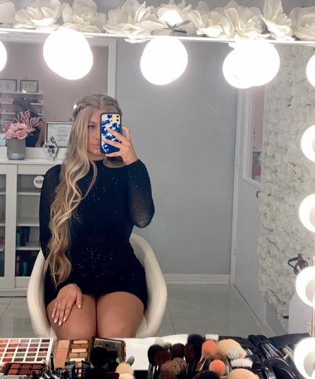 Trinity Charlton OnlyFans-Creator