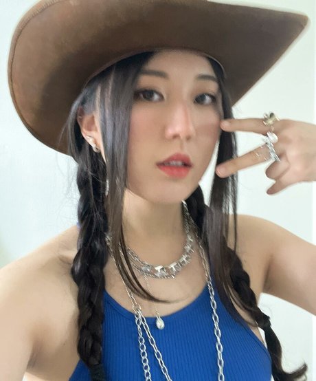 JisuArtist OnlyFans-Leak