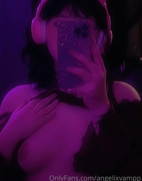 angelixvampp OnlyFans Sextape