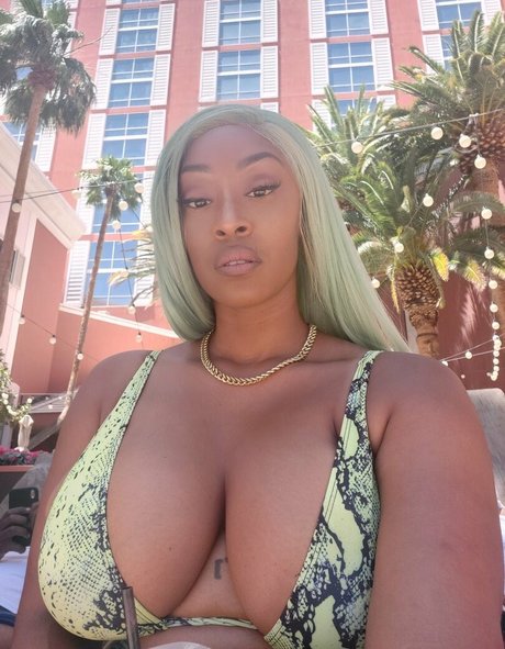 LavendaMonroe OnlyFans-Bilder