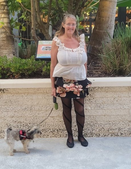 Busty Petra Neue geleakte OnlyFans-Inhalte