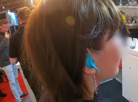 TwoWheelsAndAPonytail Nacktbilder von OnlyFans