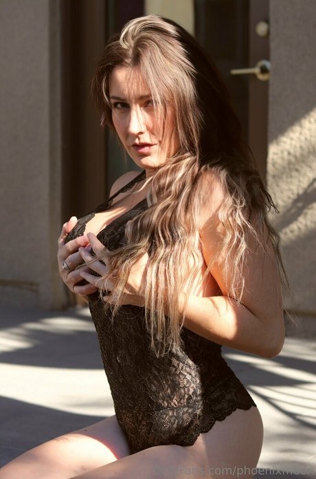 phoenixmoon OnlyFans Striptease