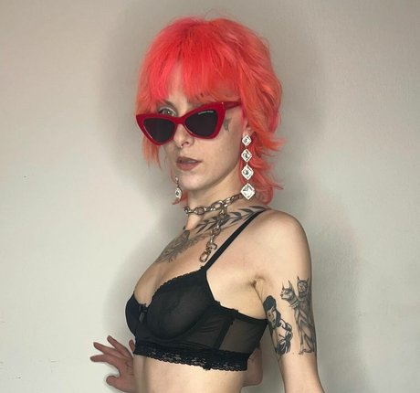 Avalon Valore OnlyFans-Leaks