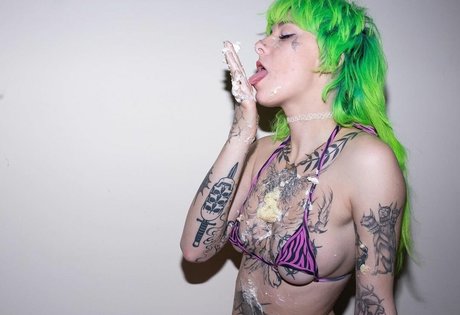 Avalon Valore Leaks von OnlyFans