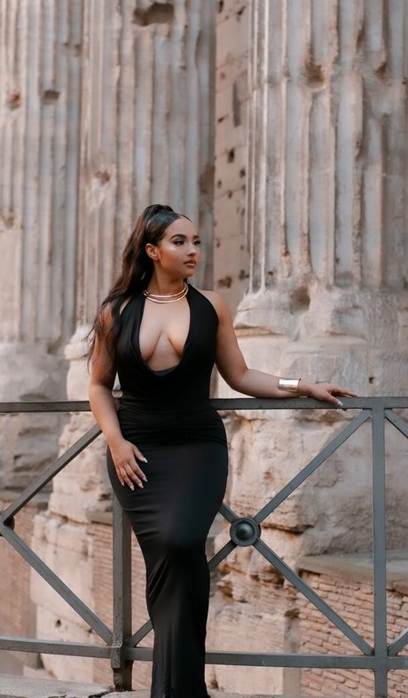 Demetria Obilor Nackt auf OnlyFans