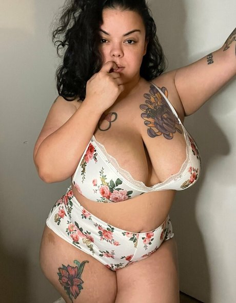 cubanaredd Leaks von OnlyFans