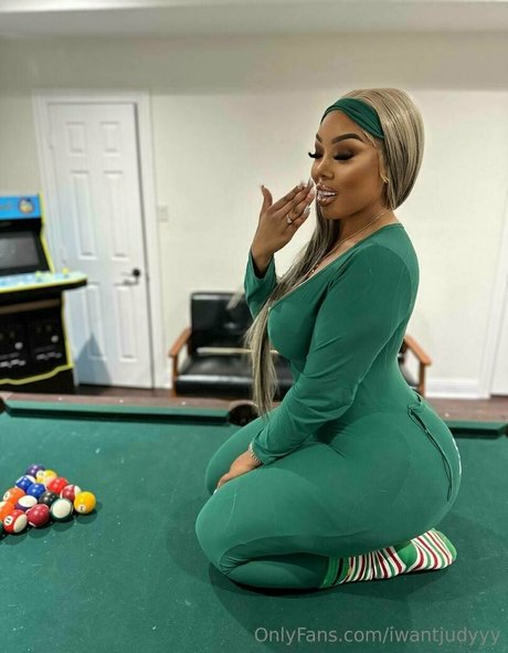 iwantjudyyy OnlyFans Striptease