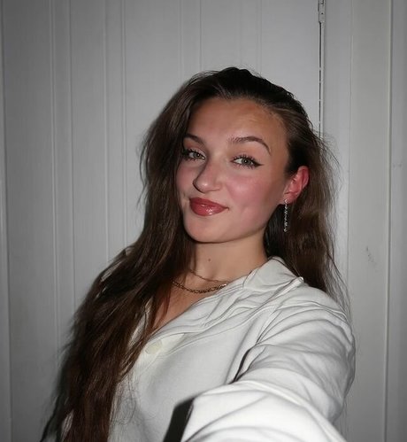 Skye Upshall Titten OnlyFans