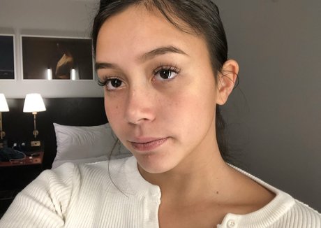 Trinity Kamalei OnlyFans Model Bilder