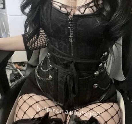 butter on a poptart69 Bilder OnlyFans