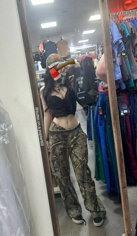 butter on a poptart69 OnlyFans-Model