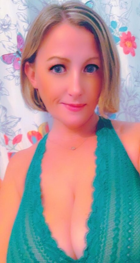 britloveshorror Nacktbilder von OnlyFans geleakt