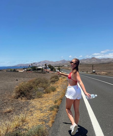 Female Football Nacktbilder von OnlyFans