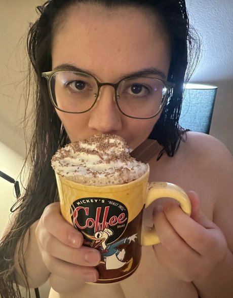 Britbrattv OnlyFans Model Fotos