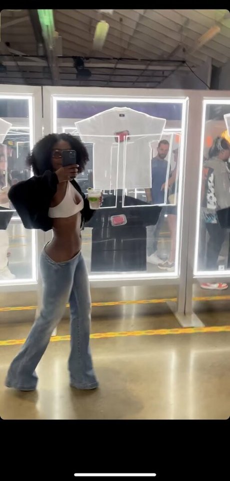 DivyaAdu Leaks von Nacktbildern auf OnlyFans