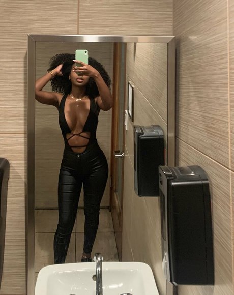 DivyaAdu OnlyFans-Archiv